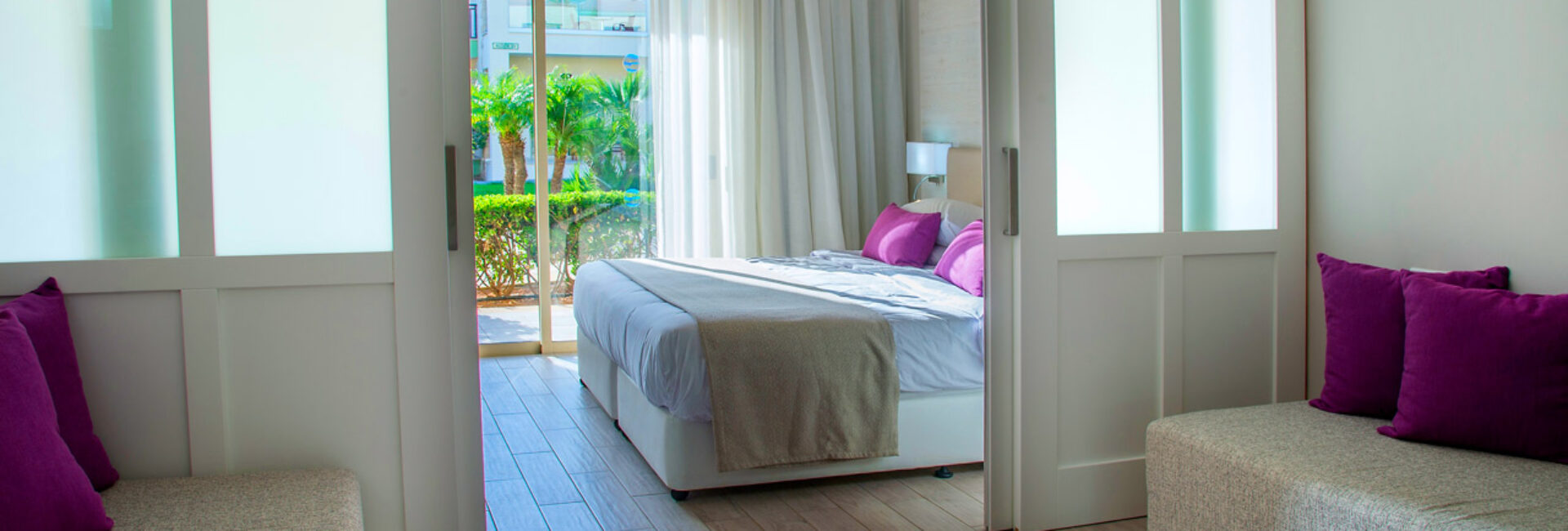 Superior Room (Garden View/Side Sea/Pool View)